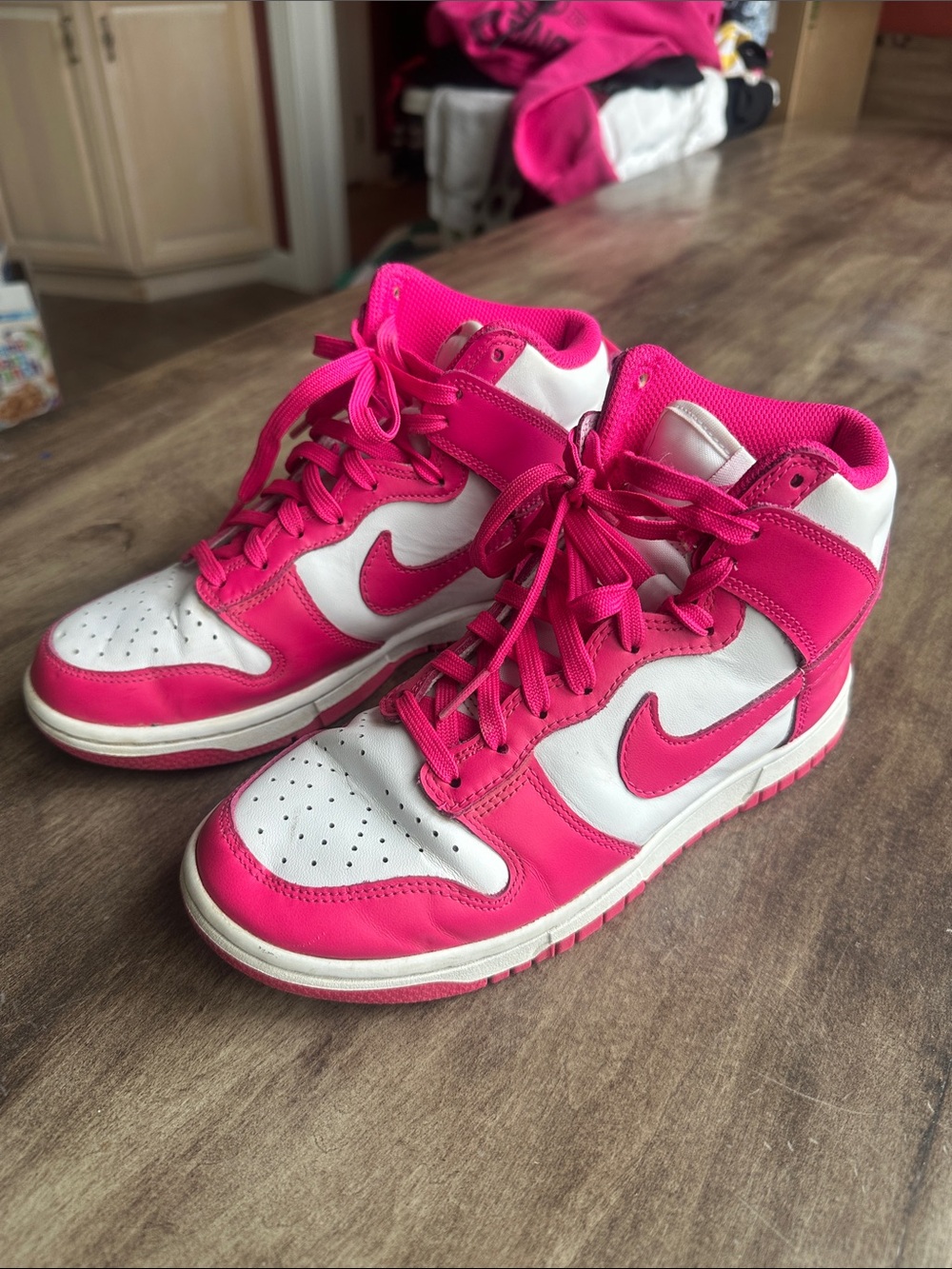 🩷🤍 Nike Women's Dunk Sneakers in Hot Pink and White - 6.5